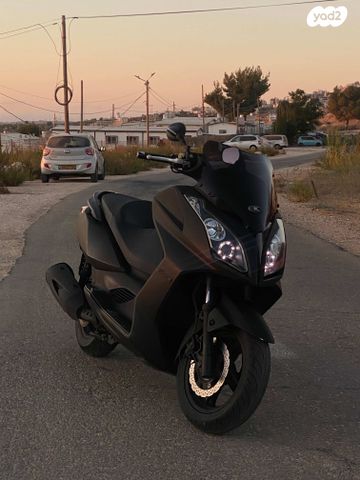 מודעת רכב קימקו דאון-טאון 200