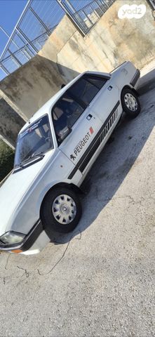 מודעת רכב פיג'ו