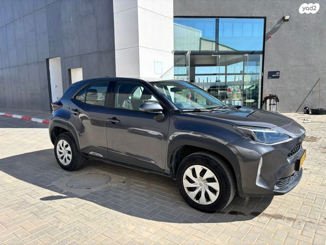 מודעת רכב טויוטה יאריס קרוס