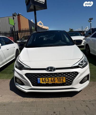 מודעת רכב טויוטה C-HR