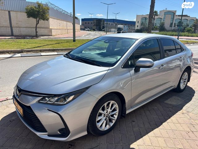 מודעת רכב טויוטה קורולה