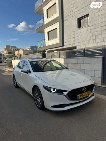 מודעת רכב מאזדה 3