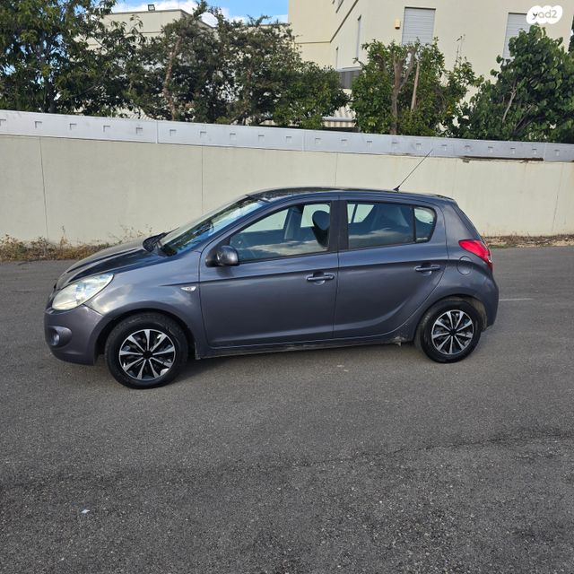 מודעת רכב יונדאי i20