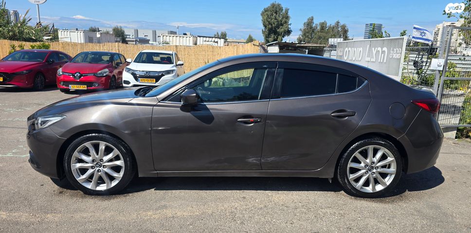 מודעת רכב מאזדה 3 2