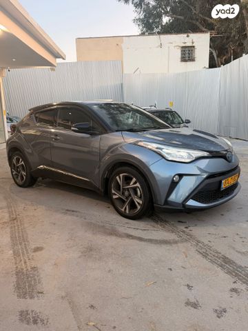 מודעת רכב טויוטה C-HR