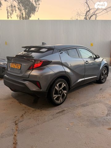 מודעת רכב טויוטה C-HR