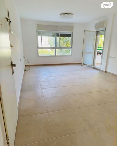 שדרות מנחם בגין 32