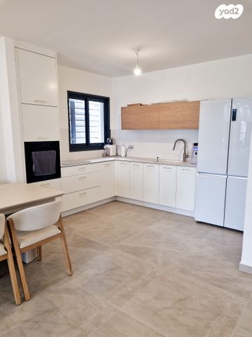 הרב מרדכי אליהו 24