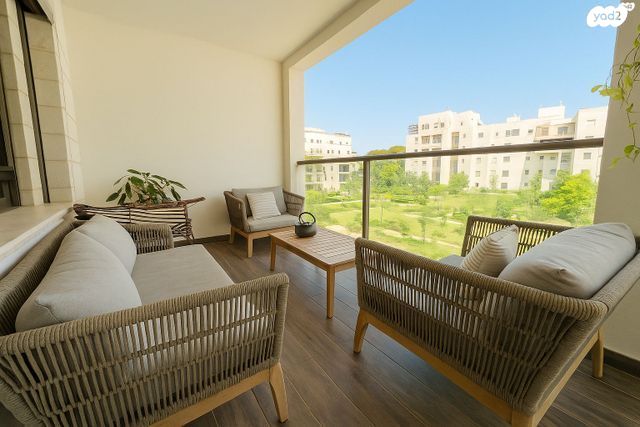 הגוש הגדול, רמת אביב החדשה, נופי ים