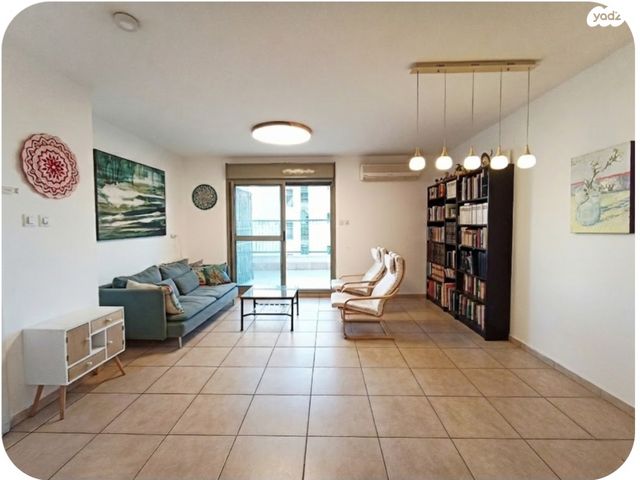 רפאל בר לביא 