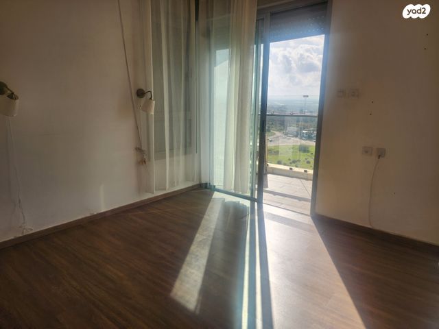 שדרות מקס ואמפרו שיין 10