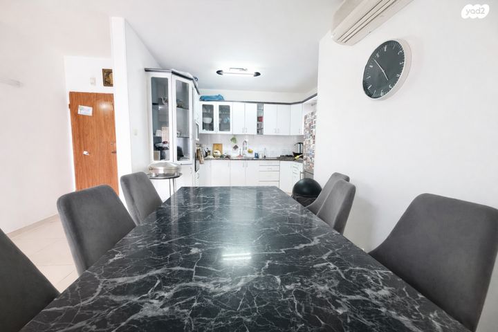 שדרות בן צבי 81