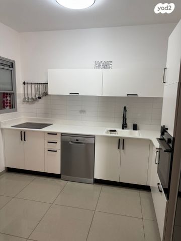 שקמים ואגמים