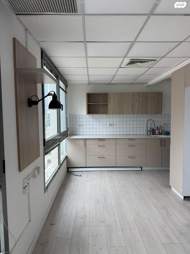 משרדים, דרך מנחם בגין, מונטיפיורי, הרכבת, תל אביב יפו