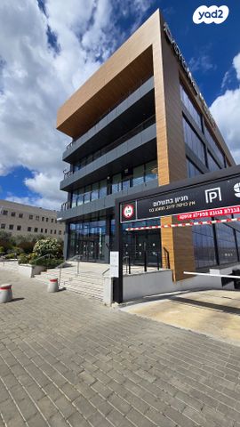 חנויות/ שטח מסחרי