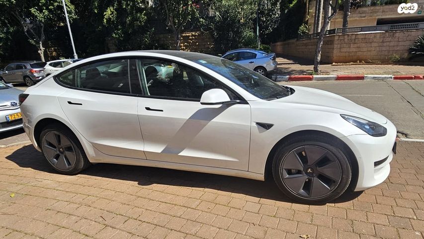 מודעת רכב טסלה מודל 3
