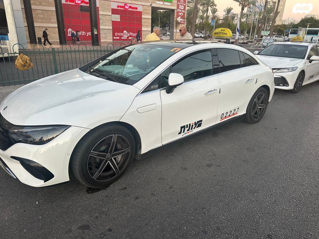 מודעת רכב מרצדס-בנץ EQE