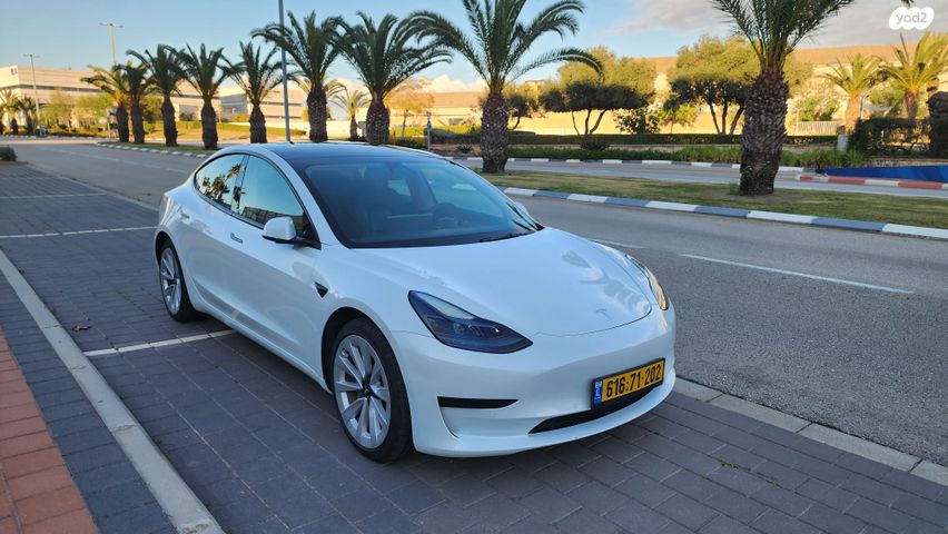 מודעת רכב טסלה מודל 3