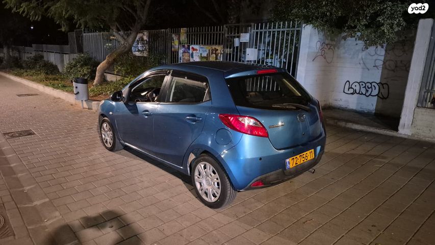 מודעת רכב מאזדה 2