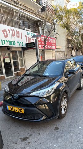 מודעת רכב טויוטה C-HR