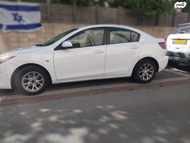 מודעת רכב מאזדה 3