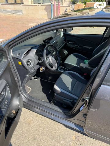 מודעת רכב טויוטה יאריס