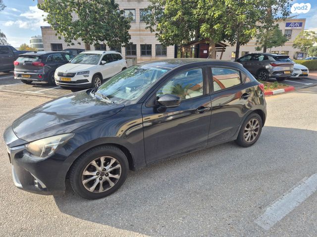 מודעת רכב מאזדה 2