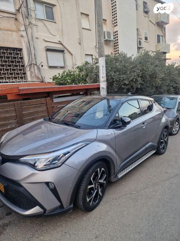 מודעת רכב טויוטה C-HR