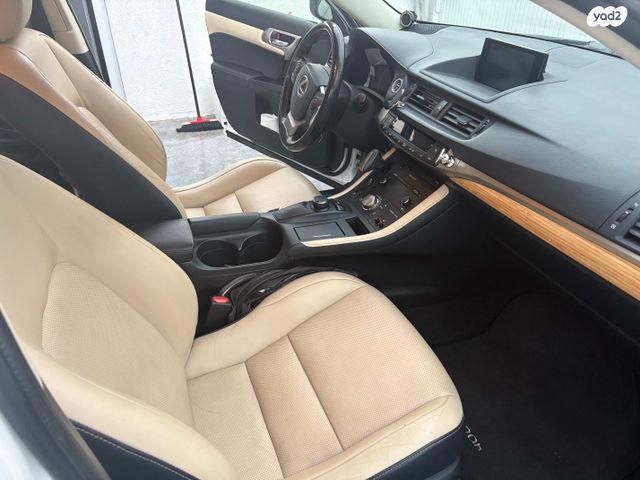 מודעת רכב לקסוס CT