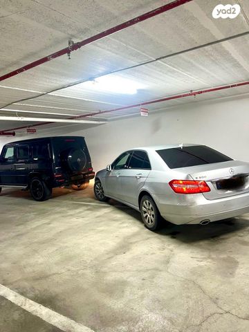 מודעת רכב מרצדס-בנץ E-class