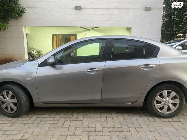 מודעת רכב מאזדה 3