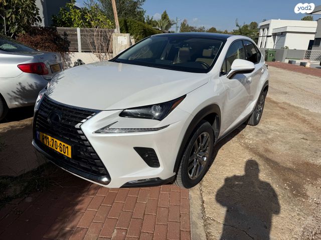 מודעת רכב לקסוס NX