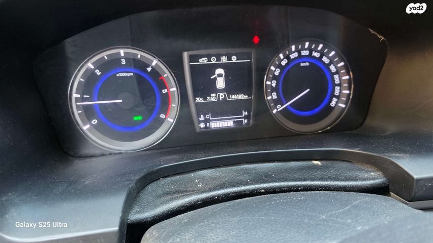 מודעת רכב סאנגיונג רקסטון