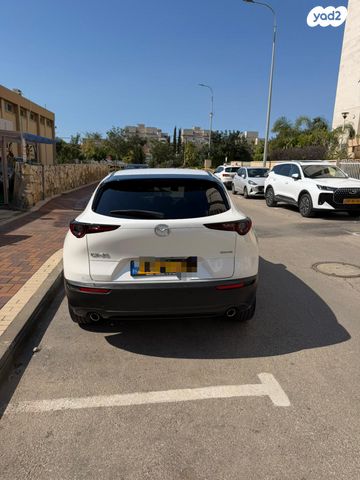 מודעת רכב מאזדה CX-30