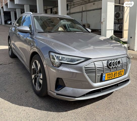 מודעת רכב אאודי E-tron