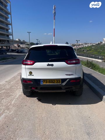 מודעת רכב ג'יפ צ'ירוקי