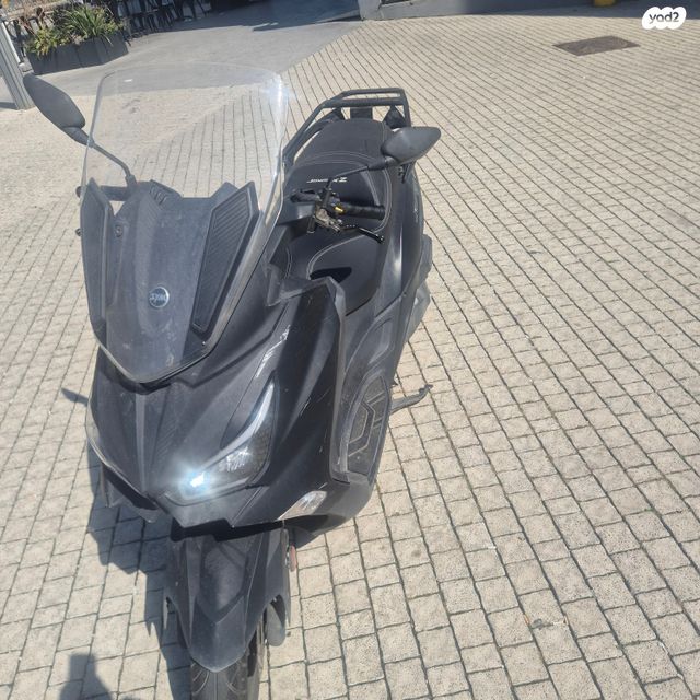 מודעת רכב סאן יאנג ג'וי-מקס Z-250