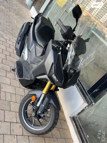 מודעת רכב סאן יאנג ADX400