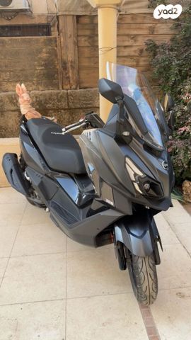 מודעת רכב סאן יאנג קרוזים 300