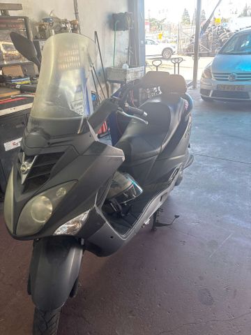 מודעת רכב סאן יאנג ג'וי רייד 200