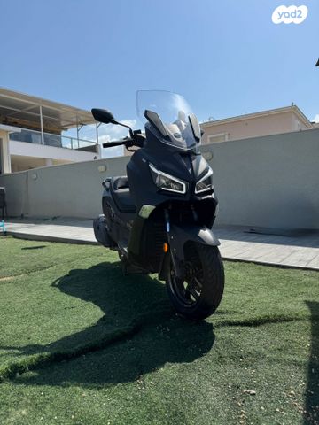 מודעת רכב סאן יאנג ג'וי-מקס Z-300