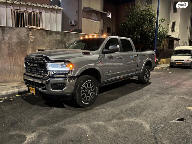 מודעת רכב דודג'