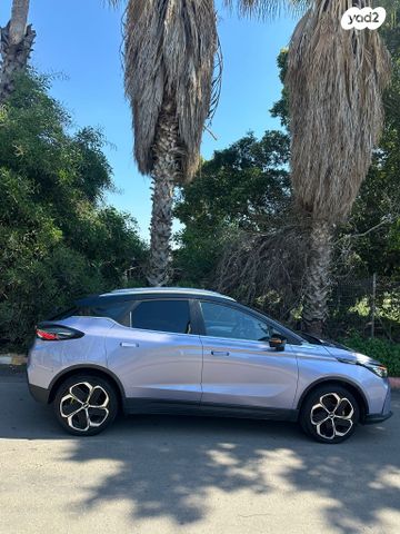 מודעת רכב ג׳ילי Geometry C