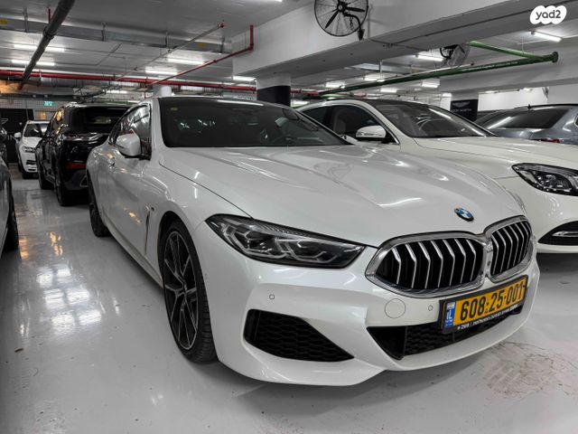 מודעת רכב ב מ וו סדרה 8 1