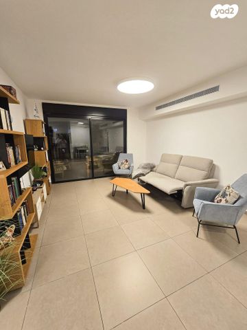 שדרות הרצל 54