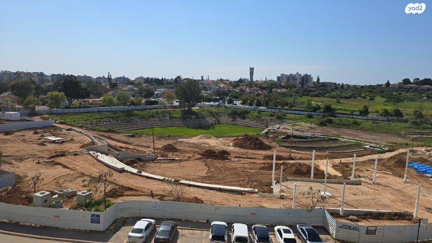 לאה גולדברג 8