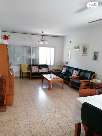 טרומפלדור 22