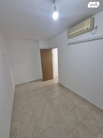 מורדי הגטאות 12