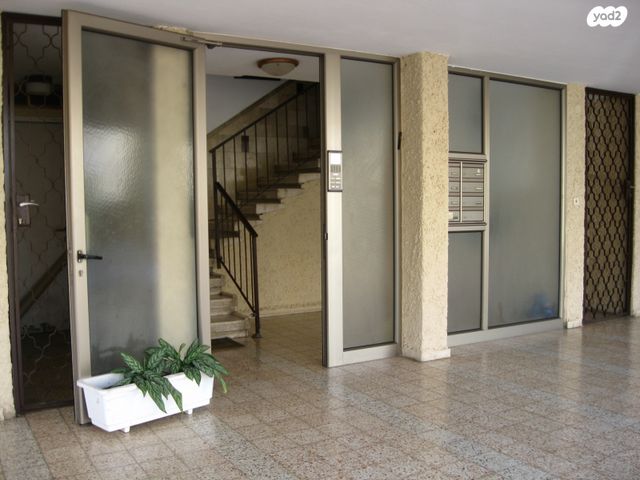 קדושי דמשק 14