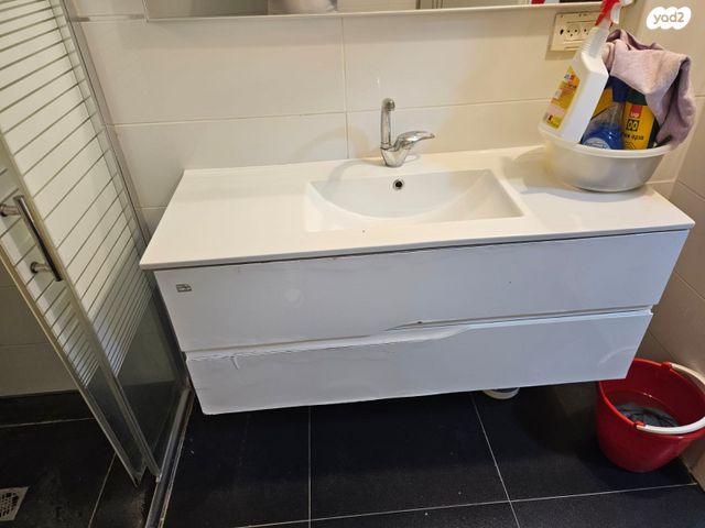 ספינת השלושה 7